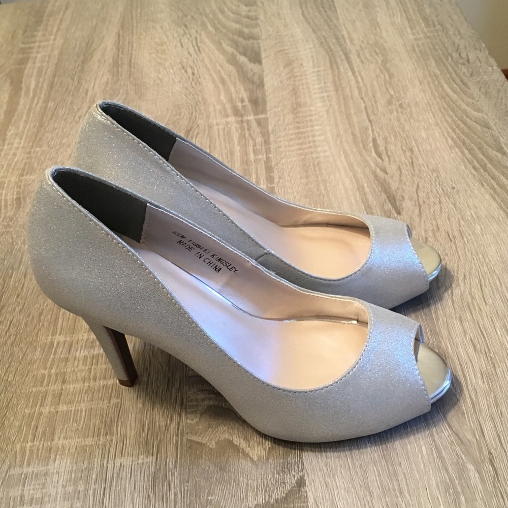 David’s Bridal Shimmer Heels 👠 👠 (never worn!)
